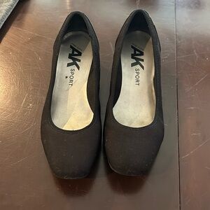 AK Anne Klein Sport wedges in black size 9